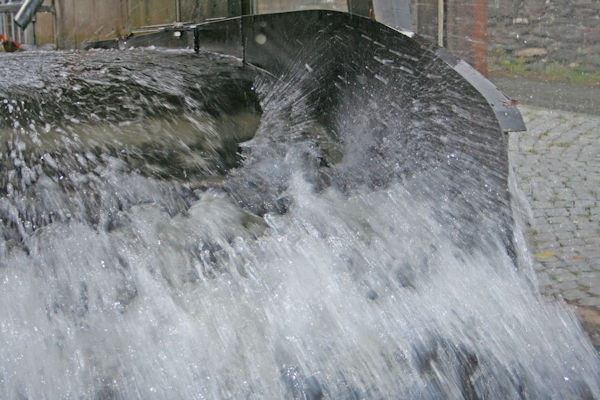 Wasserrad Hochwasser 2007