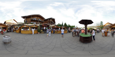 Equirectangulares Vorschaubild - Panorama - Kleinaspach - Hotel Sonnenhof - Weindorf auf dem Dorfplatz Equirectangulares Vorschaubild - Panorama - Kleinaspach - Hotel Sonnenhof - Weindorf auf dem Dorfplatz
