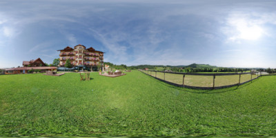 Equirectangulares Vorschaubild - Panorama - Kleinaspach - Hotel Sonnenhof - Landhaus - Wiese mit Weinbergblick Equirectangulares Vorschaubild - Panorama - Kleinaspach - Hotel Sonnenhof - Landhaus - Wiese mit Weinbergblick