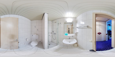 Equirectangulares Vorschaubild - Panorama - Kleinaspach - Hotel Sonnenhof - Haupthaus - Zimmer 177 - Bad Equirectangulares Vorschaubild - Panorama - Kleinaspach - Hotel Sonnenhof - Haupthaus - Zimmer 177 - Bad